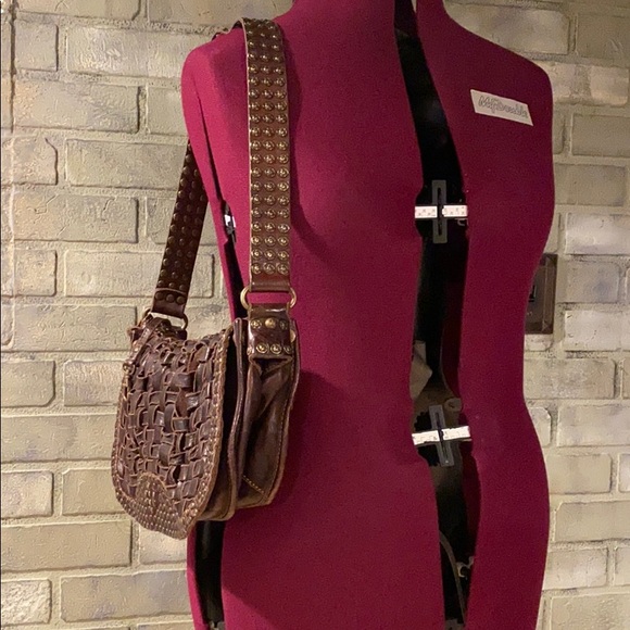 Frye 🔥 Stacy Stud Shoulder Bag - Picture 3 of 8